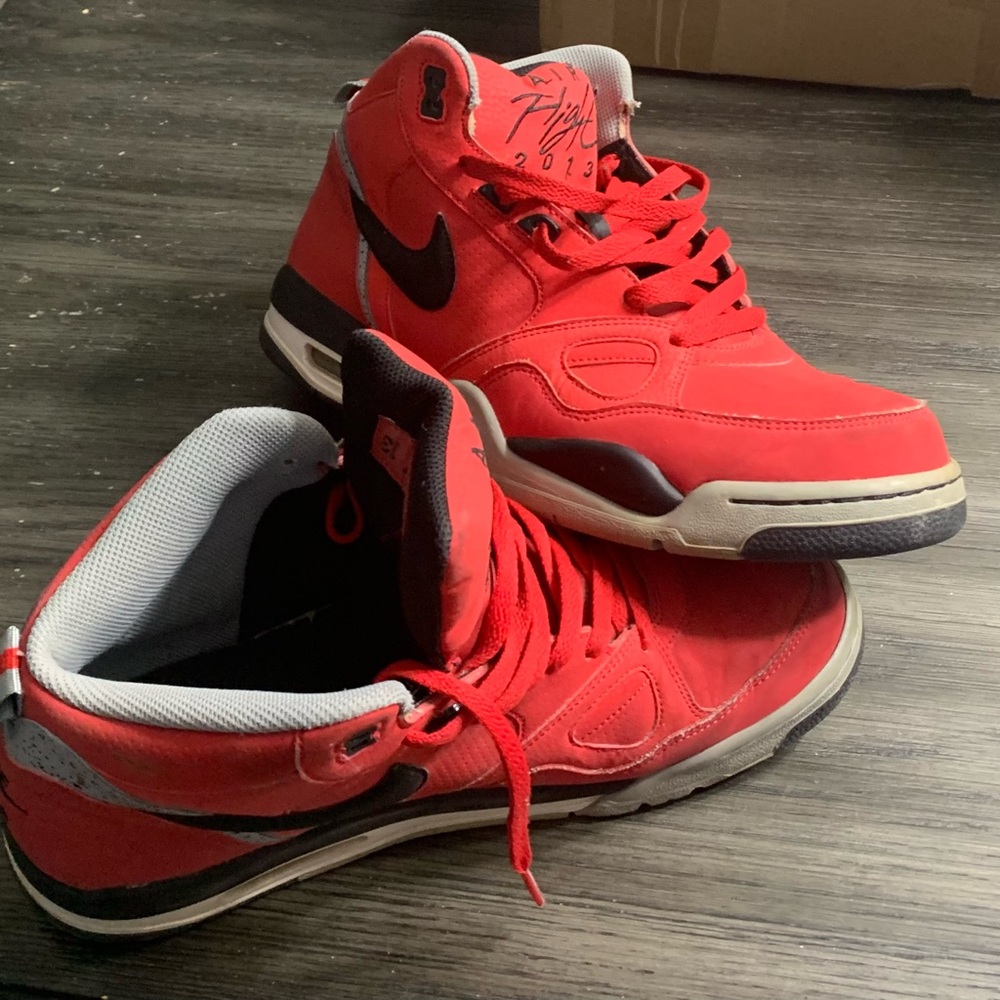Air Jordan Nike Air Flight 2013 hightops excellent condition. Model 579961-600.